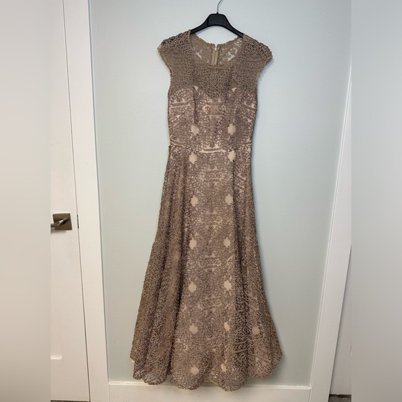 Anthropologie x BHLDN Sara Emanuel Presley  Embroidered Dress Gown  Neutral Sz 0 - Picture 9 of 17